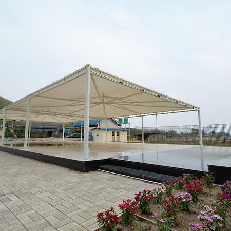 Radiant Club & Resort Imphal Buitenkant foto